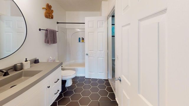 326 Shadbush Drive, Blacklick, OH 43004