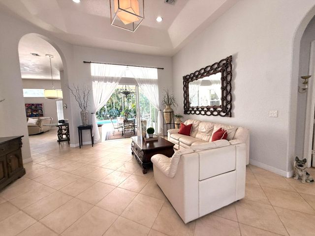 13964 N 69th St Street N, The Acreage, FL 33412