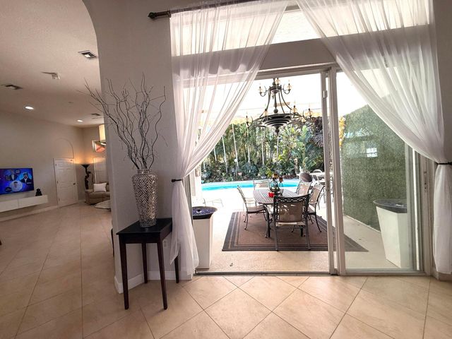 13964 N 69th St Street N, The Acreage, FL 33412