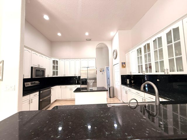 13964 N 69th St Street N, The Acreage, FL 33412