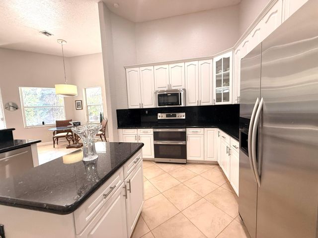 13964 N 69th St Street N, The Acreage, FL 33412