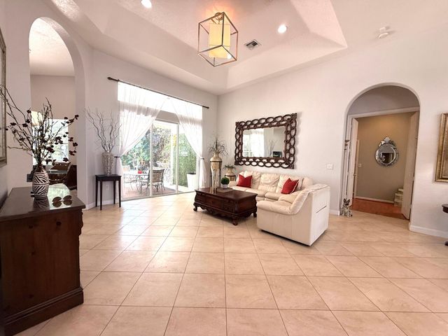 13964 N 69th St Street N, The Acreage, FL 33412