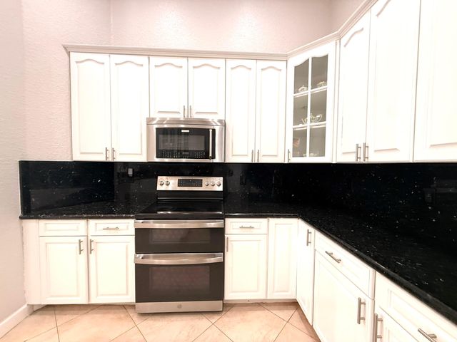 13964 N 69th St Street N, The Acreage, FL 33412