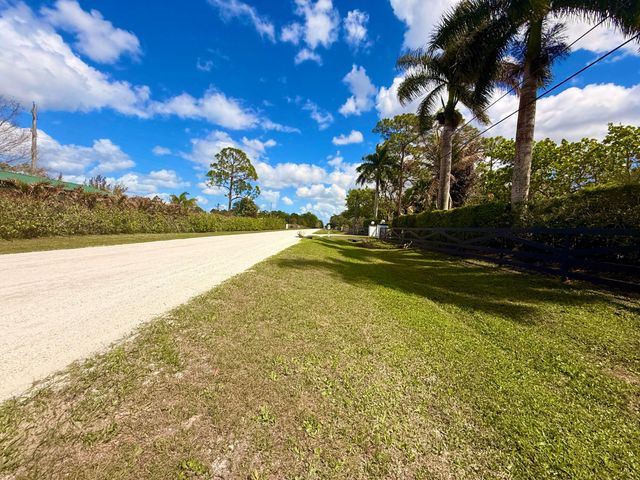 13964 N 69th St Street N, The Acreage, FL 33412