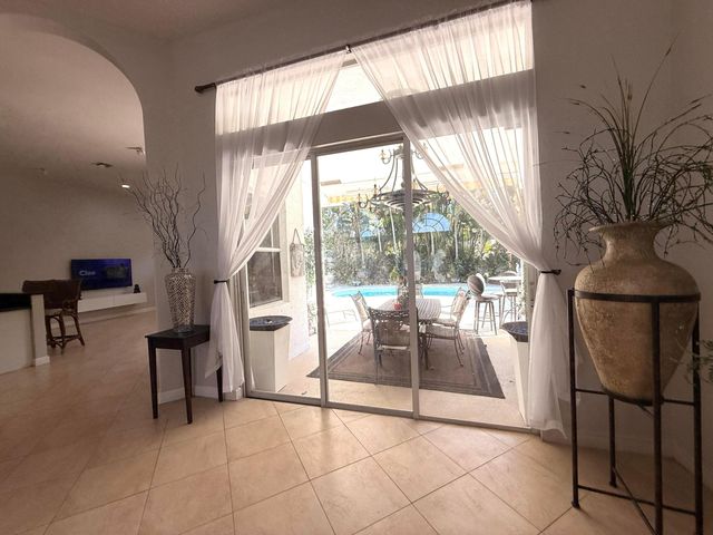 13964 N 69th St Street N, The Acreage, FL 33412