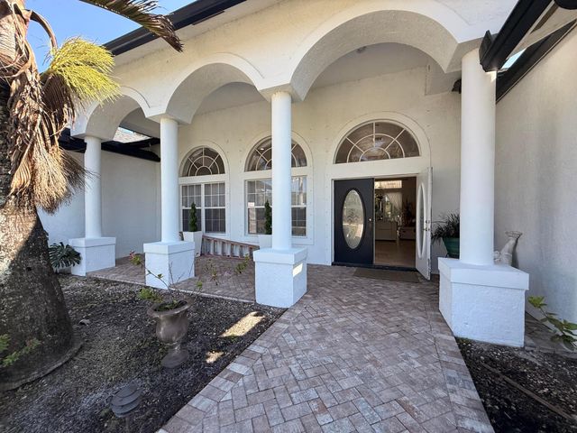 13964 N 69th St Street N, The Acreage, FL 33412