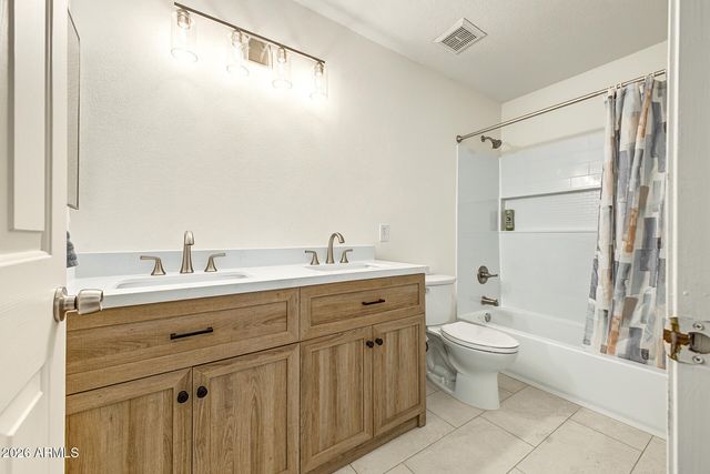856 S PLEASANT Drive, Chandler, AZ 85225