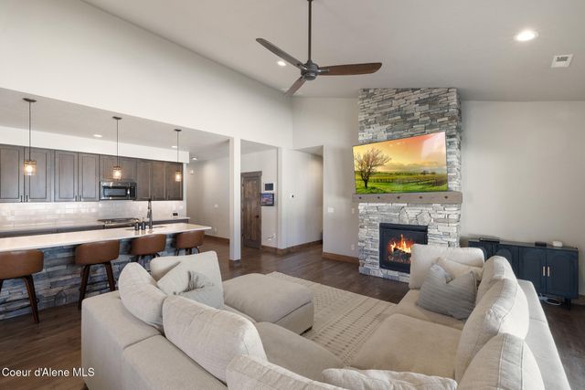 1402 W Wayward CIR, Post Falls, ID 83854