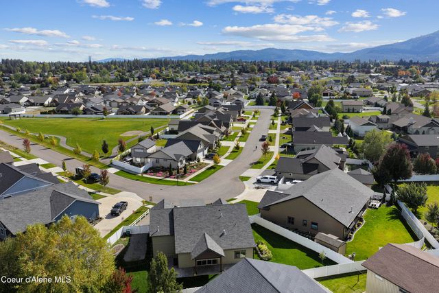 1402 W Wayward CIR, Post Falls, ID 83854