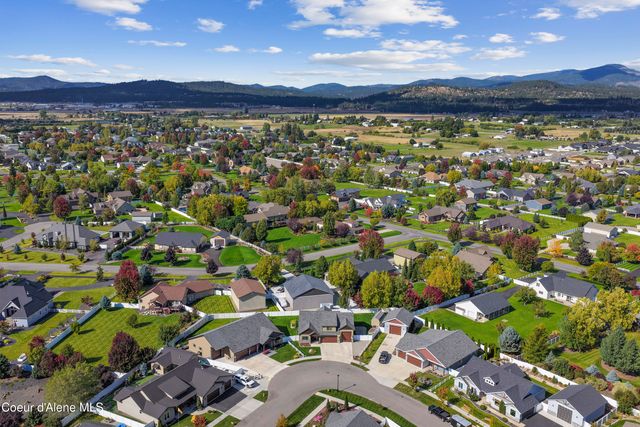 1402 W Wayward CIR, Post Falls, ID 83854