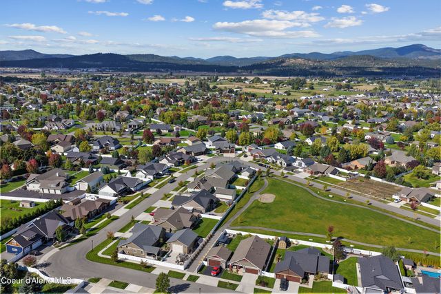 1402 W Wayward CIR, Post Falls, ID 83854