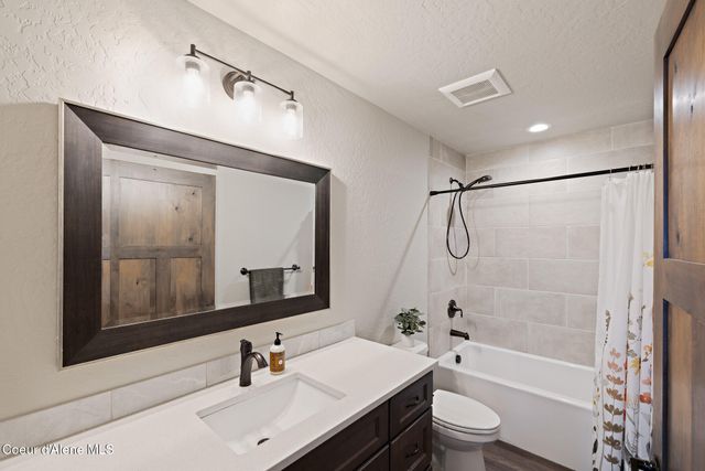 1402 W Wayward CIR, Post Falls, ID 83854