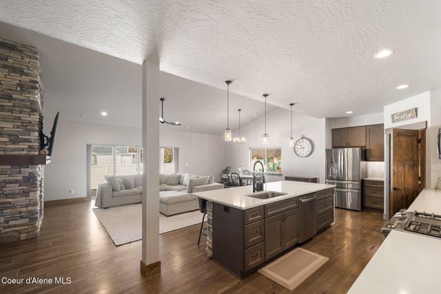 1402 W Wayward CIR, Post Falls, ID 83854
