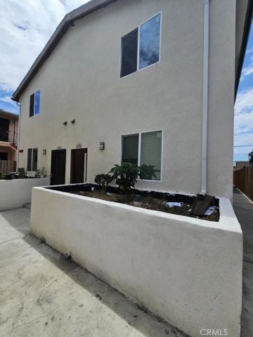 1128 E 28th, Los Angeles, CA 90011