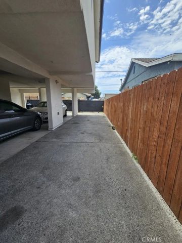 1128 E 28th, Los Angeles, CA 90011