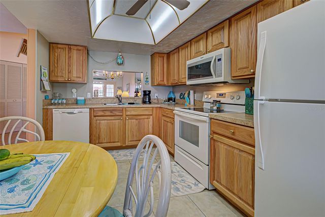524 PINE HOLLOW CIRCLE 524, Englewood, FL 34223