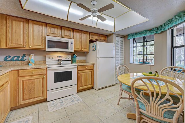 524 PINE HOLLOW CIRCLE 524, Englewood, FL 34223