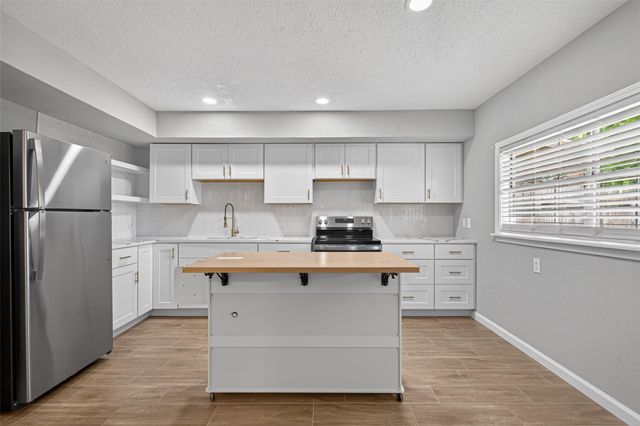 9231 Baronsmede Drive, Houston, TX 77083