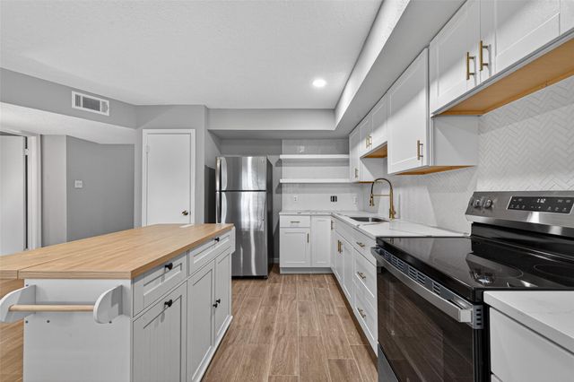 9231 Baronsmede Drive, Houston, TX 77083