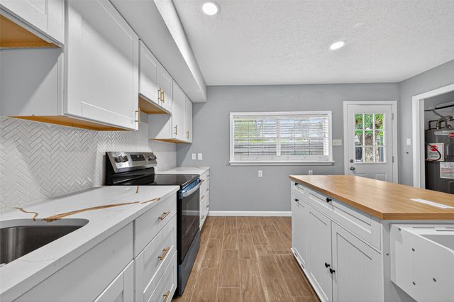 9231 Baronsmede Drive, Houston, TX 77083