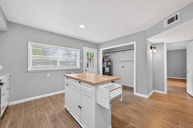 9231 Baronsmede Drive, Houston, TX 77083