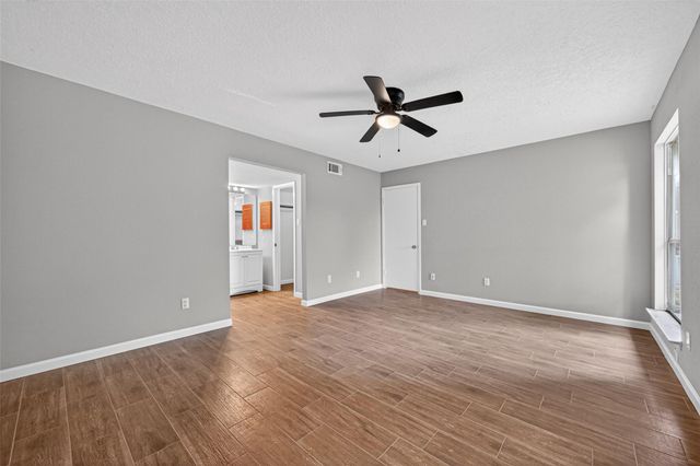 9231 Baronsmede Drive, Houston, TX 77083