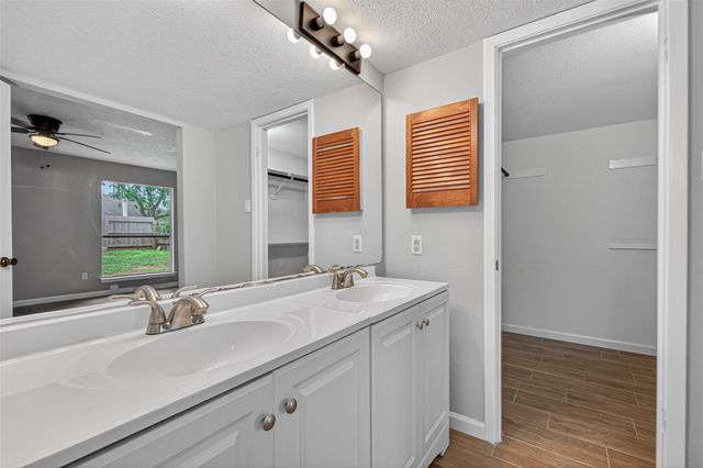 9231 Baronsmede Drive, Houston, TX 77083