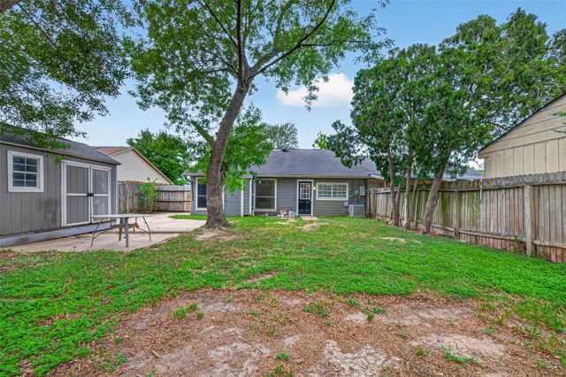9231 Baronsmede Drive, Houston, TX 77083