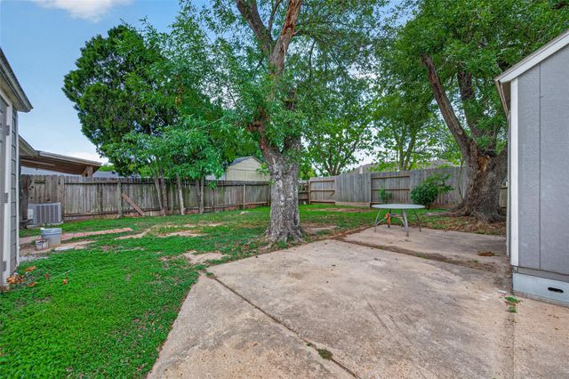 9231 Baronsmede Drive, Houston, TX 77083