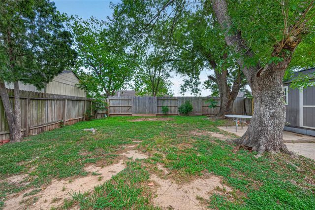 9231 Baronsmede Drive, Houston, TX 77083