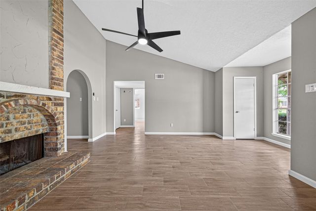 9231 Baronsmede Drive, Houston, TX 77083