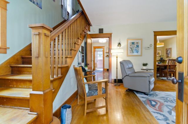113 E BEACON AVENUE, New London, WI 54961