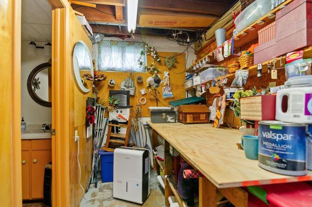 113 E BEACON AVENUE, New London, WI 54961