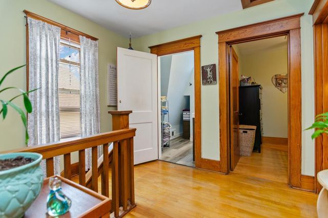 113 E BEACON AVENUE, New London, WI 54961
