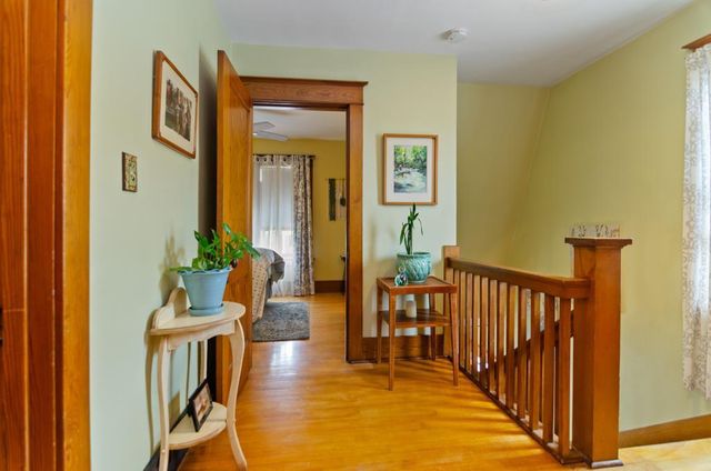 113 E BEACON AVENUE, New London, WI 54961
