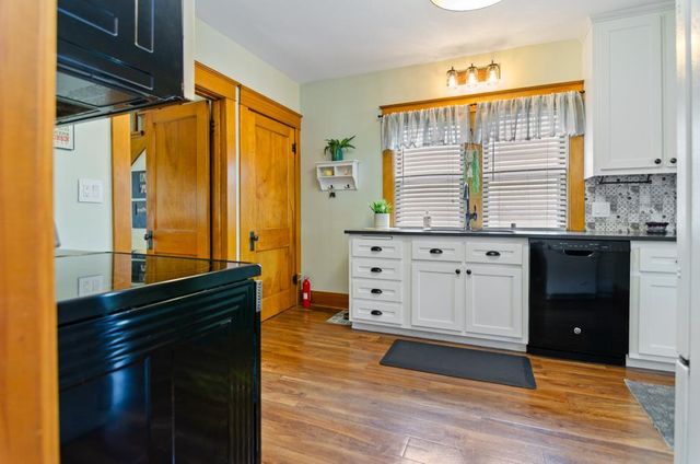 113 E BEACON AVENUE, New London, WI 54961
