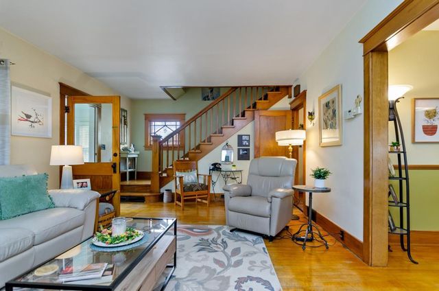 113 E BEACON AVENUE, New London, WI 54961