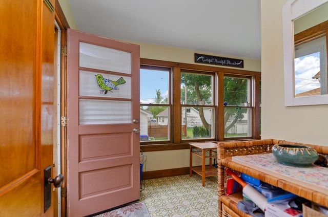 113 E BEACON AVENUE, New London, WI 54961