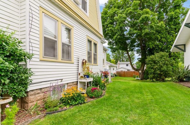 113 E BEACON AVENUE, New London, WI 54961