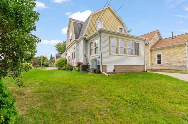 113 E BEACON AVENUE, New London, WI 54961