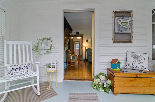 113 E BEACON AVENUE, New London, WI 54961