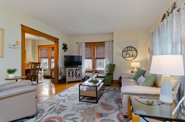 113 E BEACON AVENUE, New London, WI 54961