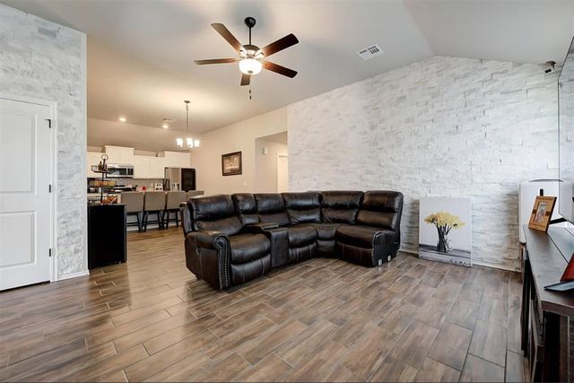 11652 SW 12th Street, Yukon, OK 73099