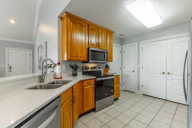 215 Briarstone Drive, Rossville, GA 30741