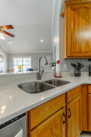 215 Briarstone Drive, Rossville, GA 30741
