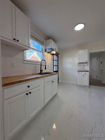 15 BRADLEY Drive, Montgomery, AL 36109