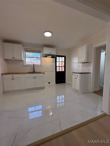 15 BRADLEY Drive, Montgomery, AL 36109