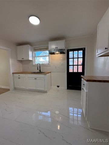 15 BRADLEY Drive, Montgomery, AL 36109