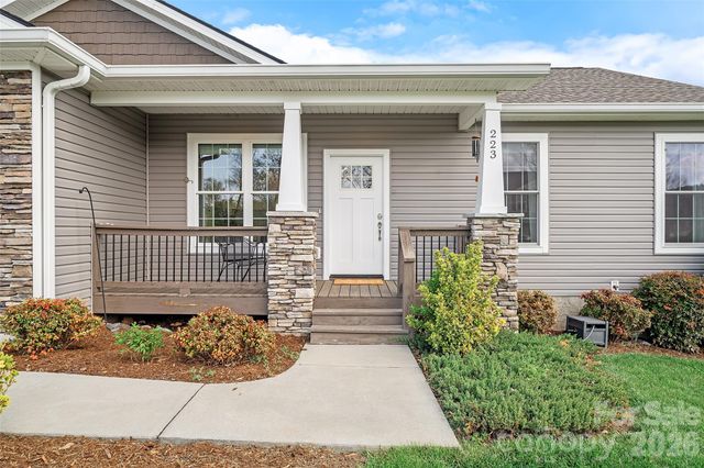 223 River Breeze Lane, Etowah, NC 28729