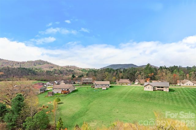 223 River Breeze Lane, Etowah, NC 28729